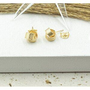 Love Knot Design Gold Stud Earrings Dainty Gold Filled Minimalist NWT